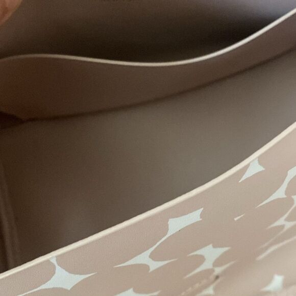 Kate Spade Madie Putnam
Drive Splodge Dot Pink/White crossbody - Picture 4 of 5